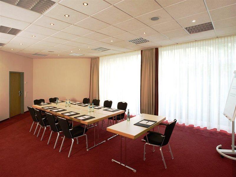 Nh Berlin Potsdam Conference Center Hotel Kleinmachnow Bagian luar foto