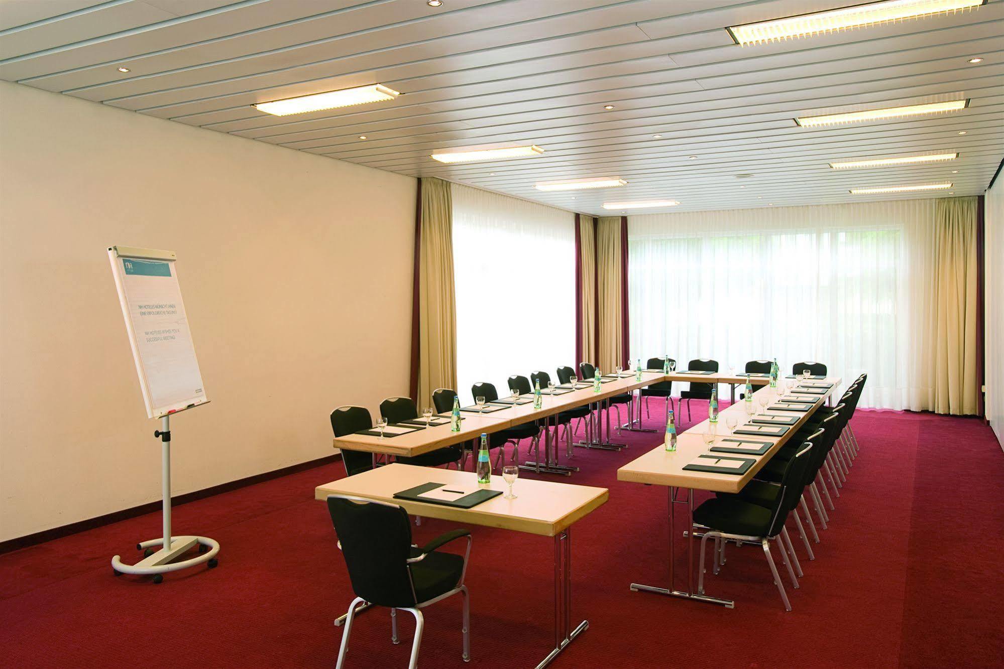 Nh Berlin Potsdam Conference Center Hotel Kleinmachnow Bagian luar foto